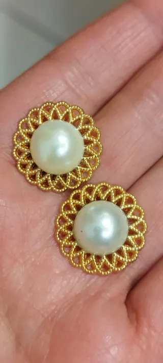 2 Bottoni Vintage Perla e Metallo Dorato