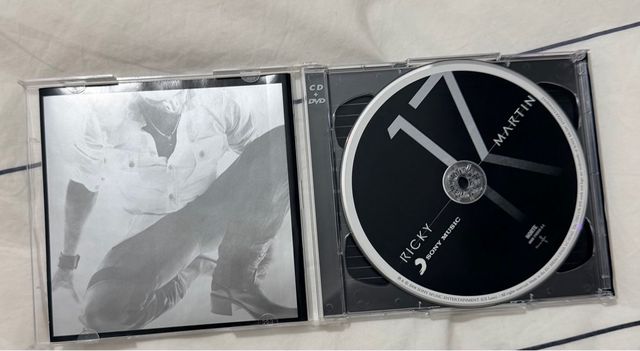 CD + DVD Ricky Martin 17