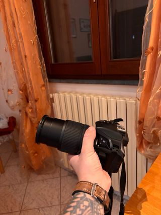 Macchina fotografica reflex Canon nera