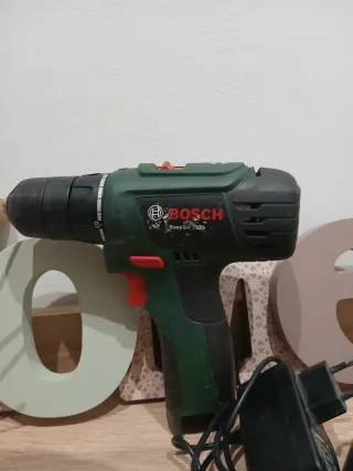 Taladro Bosch 12V con cargador y batería