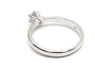 anillo oro 18k con piedra con diamante