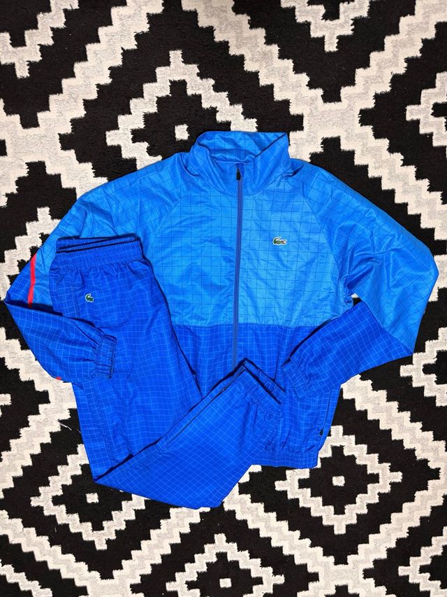 Conjunto Deportivo Lacoste Azul y Rojo