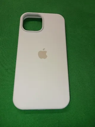 Funda Silicona iPhone 15 / 15 Pro color crema