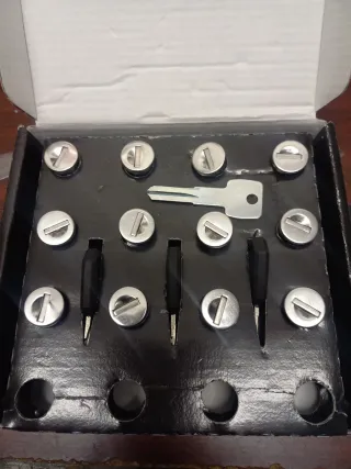 Thule One-Key System 12 Pack