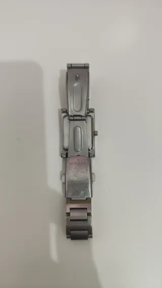 Reloj Casio Mujer Metálico Plata