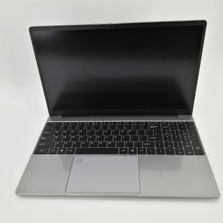 Técnico informático reparo ordenador portátil