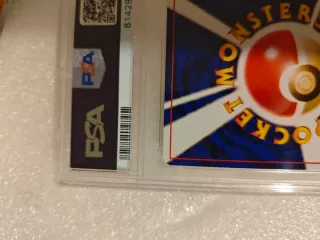 Carte Pokémon Pikachu jap psa 10