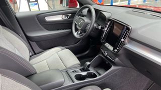 VOLVO XC40 2.0 B3 CORE AUTO 5P