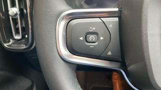 VOLVO XC40 2.0 B3 CORE AUTO 5P