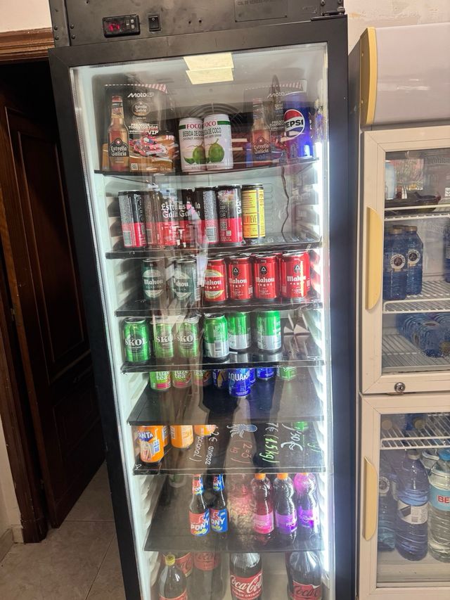 Nevera expositora refrigerada