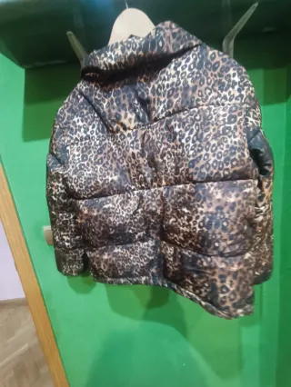 Cazadora efecto leopardo
