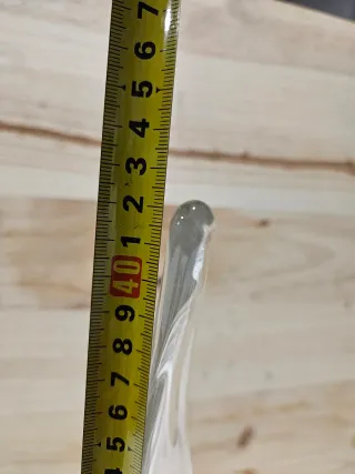 Jarrón de cristal con base metálica