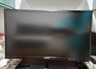 Pantalla Samsung Curva 24"