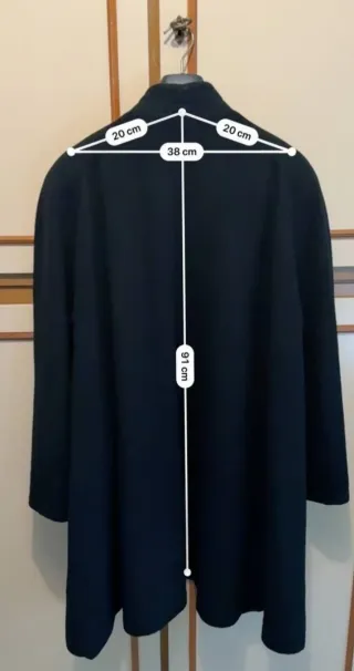 Elegante cappotto nero