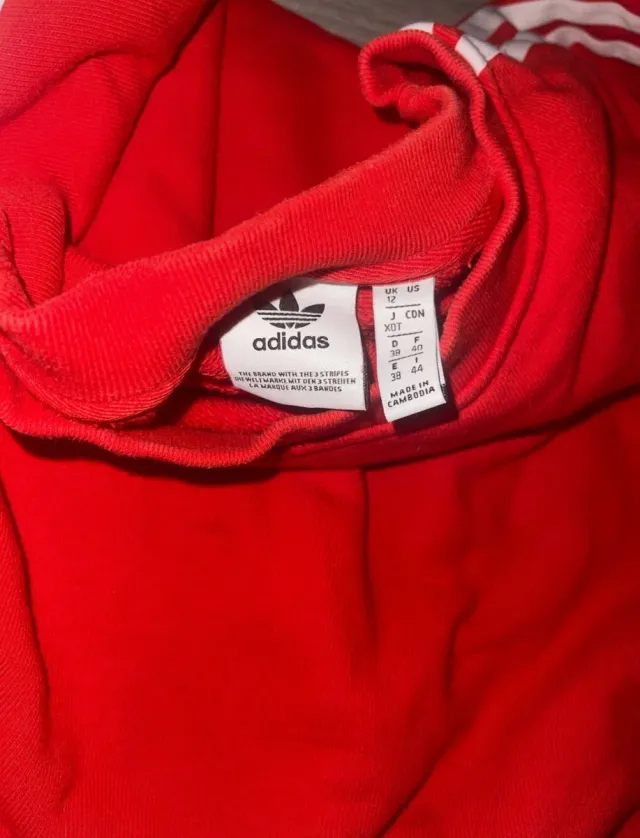 Sudadera Adidas Roja Talla M de segunda mano por 20 EUR en Toledo