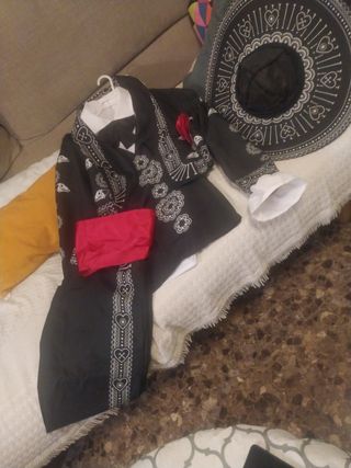 Traje de Mariachi Negro Talla L/XL