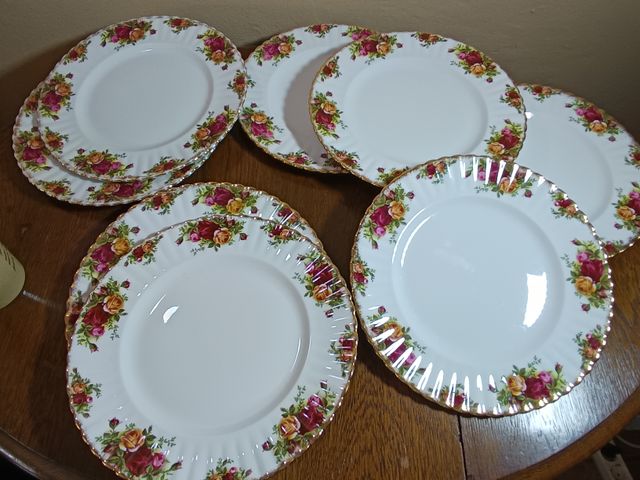 8 Platos Llanos Royal Albert Old Country Roses