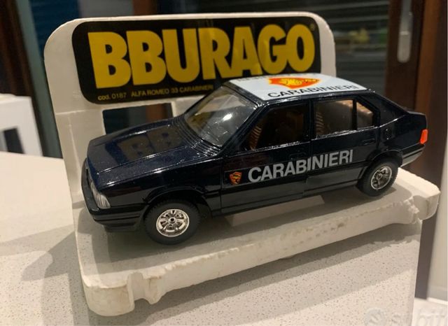 Alfa Romeo 33 Carabinieri 1/24 Burago