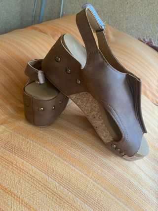 Sandalias de plataforma marrones