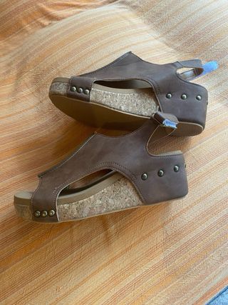 Sandalias de plataforma marrones