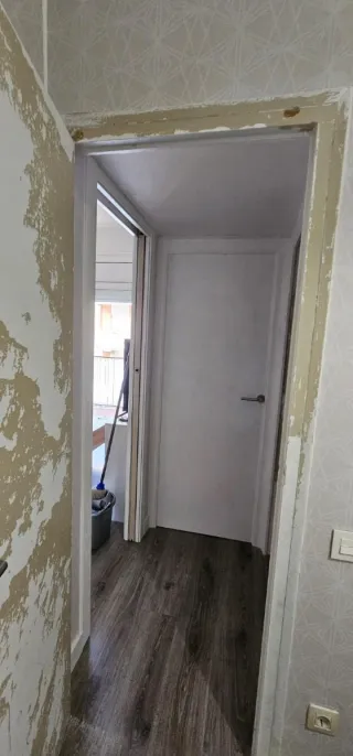 Reparación de puertas, techos, ventanas, suelos, p