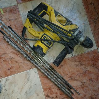 Martillo percutor Fastmax con brocas