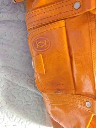 Bolso de mano de cuero naranja