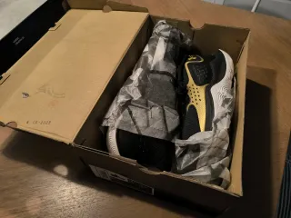 Zapatillas Under Armour Jet 23 Talla 43.