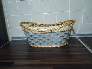 Canasta mimbre decorativa