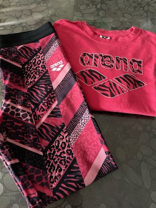 Completo Arena 8 anni maglia e leggings