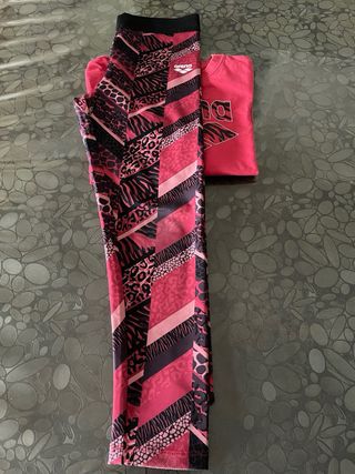 Completo Arena 8 anni maglia e leggings