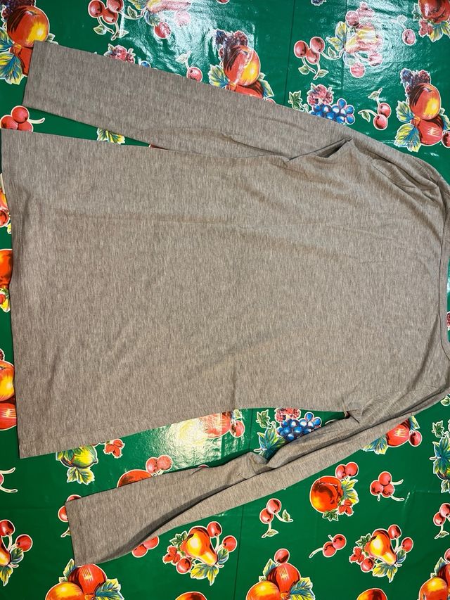 Camiseta manga larga gris