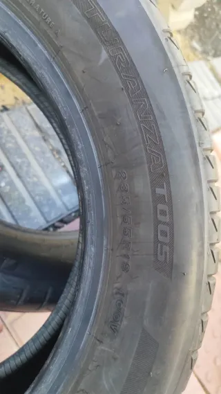 2 Neumáticos 235/55/18 bridgestone