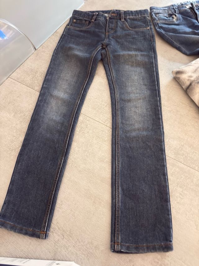 2 jeans bambino + felpa omaggio