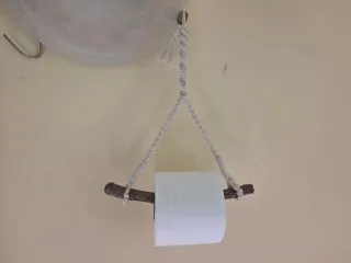 Portarotolo in legno rustico Country da parete