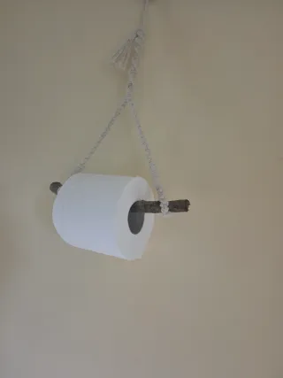 Portarotolo in legno rustico Country da parete