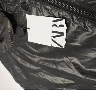 Cazadora chaqueta cortavientos ZARA impermeable