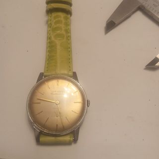 Reloj Cauny Caballero Dorado Funcionando