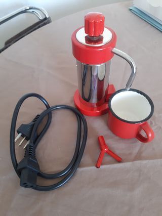 Caffettiera da viaggio vintage rossa