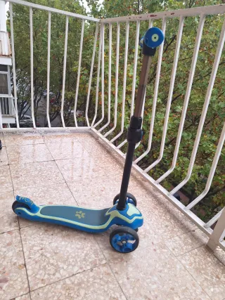 Monopatín infantil 3 ruedas azul y verde