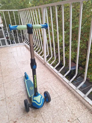 Monopatín infantil 3 ruedas azul y verde