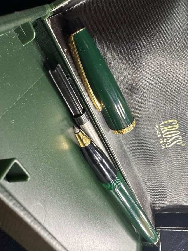 Bolígrafo Cross Verde con Repuesto