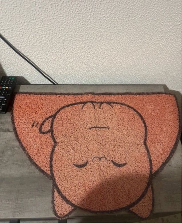 Alfombra gato naranja goma