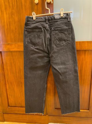 Jeans negros de Bimba y Lola