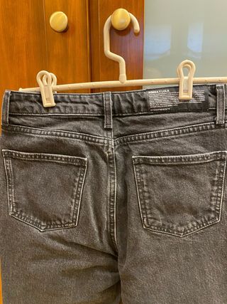 Jeans negros de Bimba y Lola
