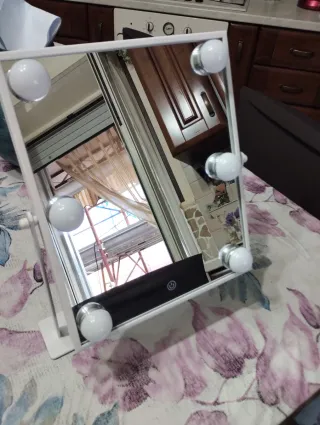 Specchio con lampada 3 fasi di luce