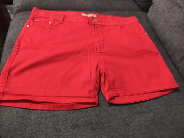 Pantalones cortos mujer T. 46, 168