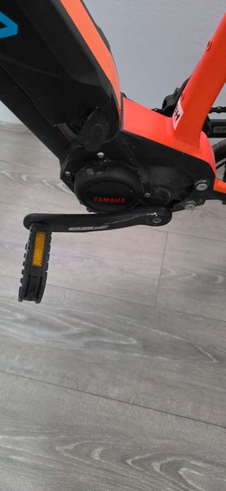 Bicicleta Eléctrica Naranja y Negra