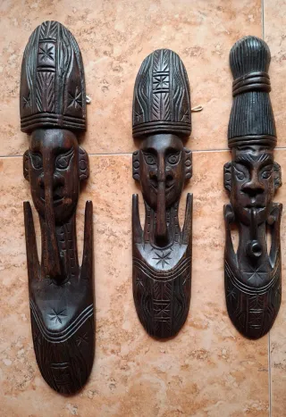 Figuras africanas de madera tallada