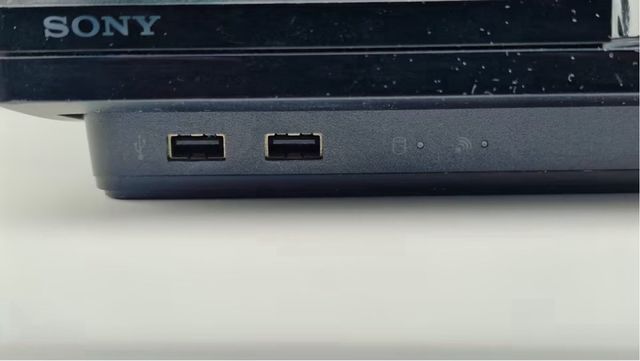 PlayStation 3 Slim Nera